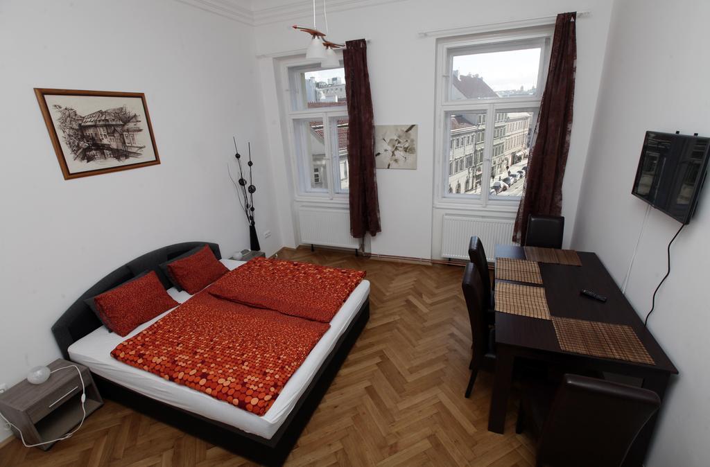 Carpe Diem Prag Rum bild
